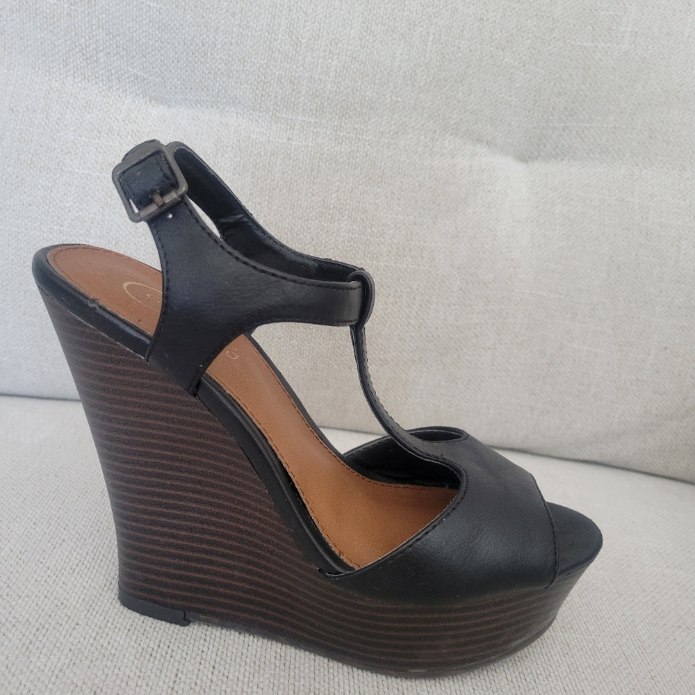 Candie's, size 7, black wedges, 5'